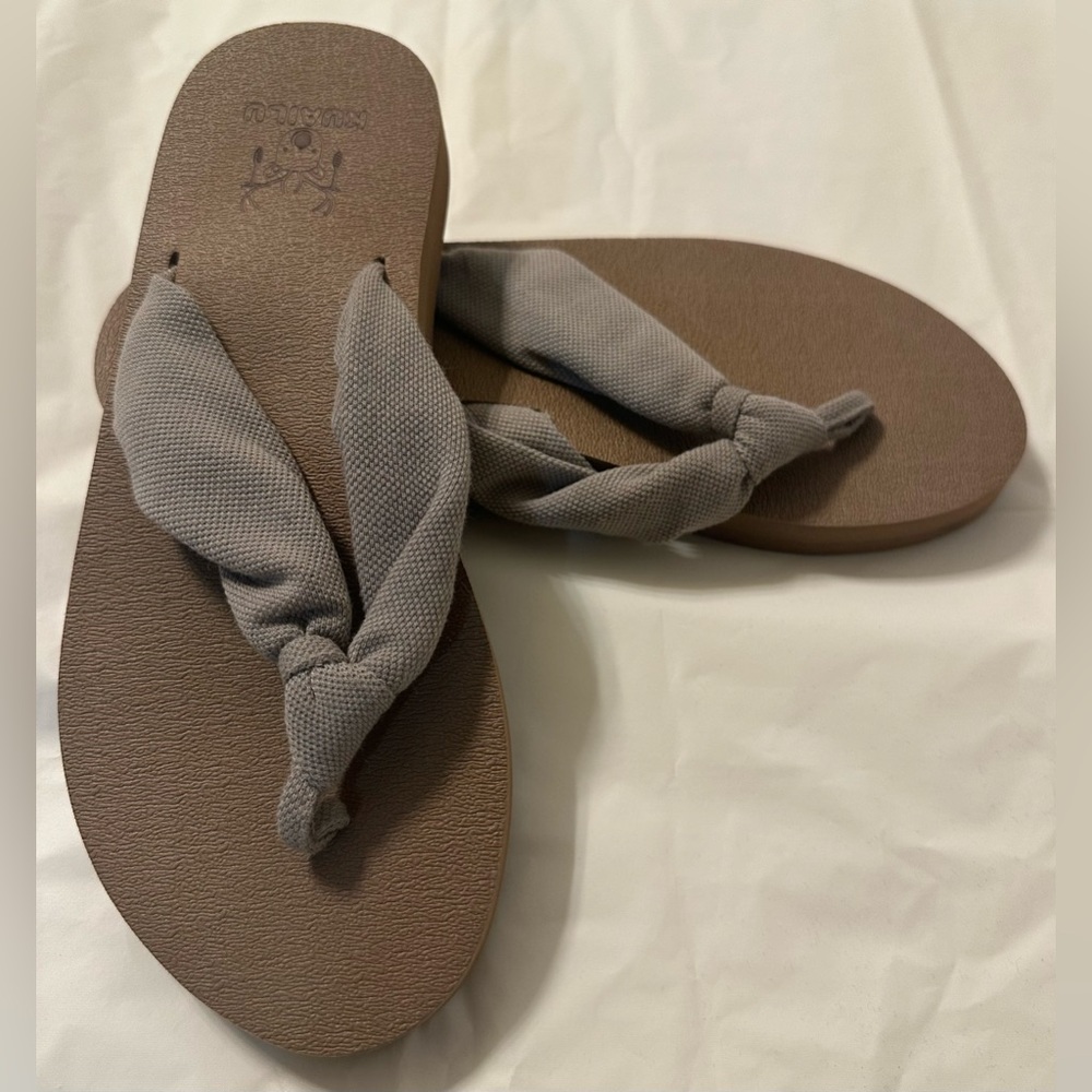 KuaiLu Yoga Flip Flops Thong Sandals with Arch Support Non-Slip Women's Size 7